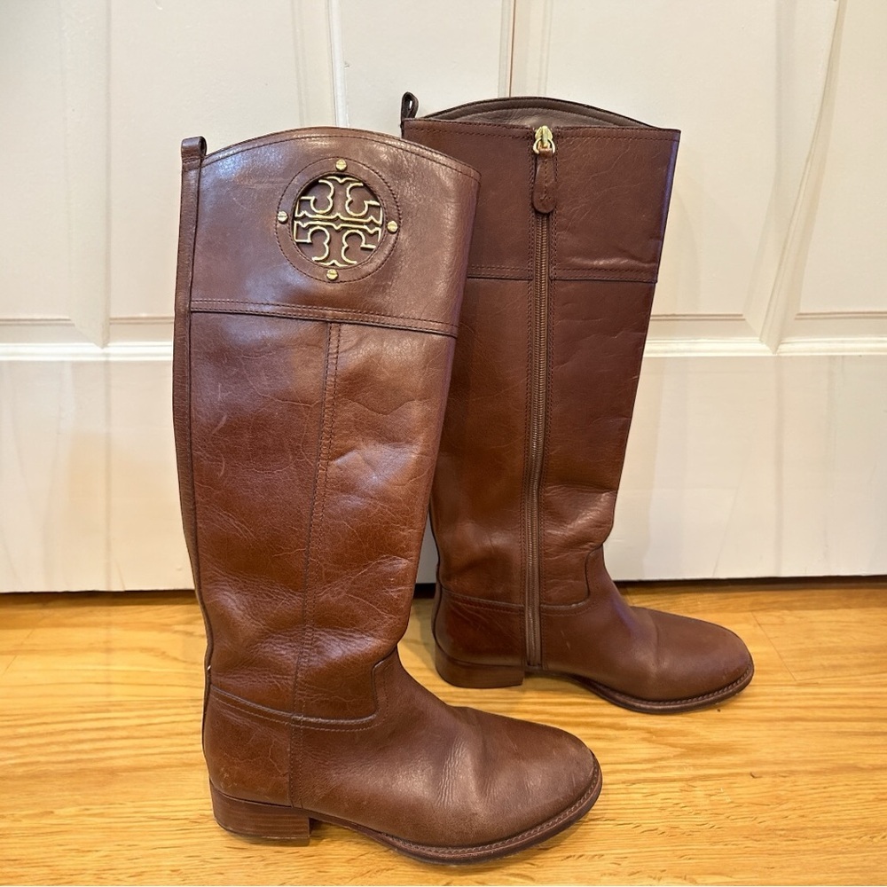 EEUC Tory Burch Brown Leather Riding Boots with gold logo